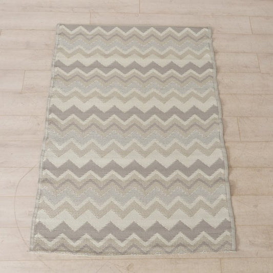 Zigzag floor carpet 